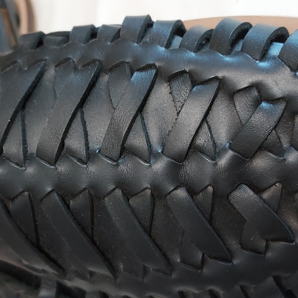Nisolo Black Woven Leather Huarache Sandals - Picture 10 of 14
